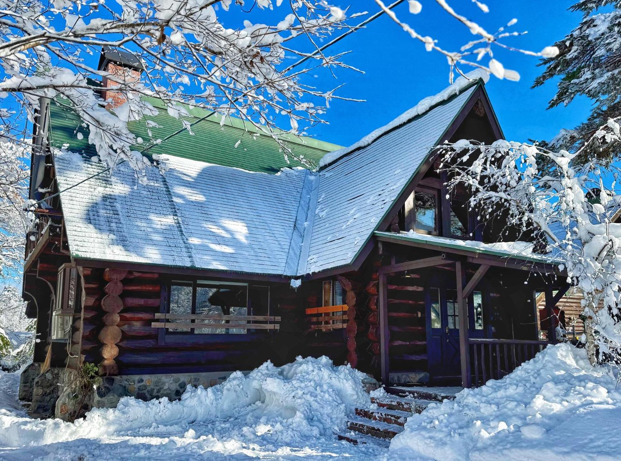 Hakuba Riverside Loghouse ภายนอก รูปภาพ